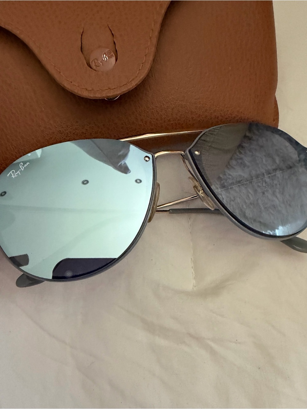 LIMITED EDITION
Ray-Ban Blue Lens Aviator Sunglasses